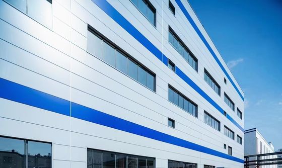 내구성이 뛰어난 조립식 강철 창고, 현대적인 디자인 및 스테인리스강 물받이