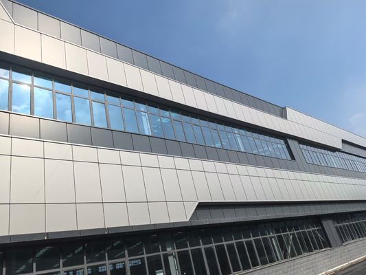 견고하고 안정적인 철강 구조 전공 설계로 배포 및 저장용 창고